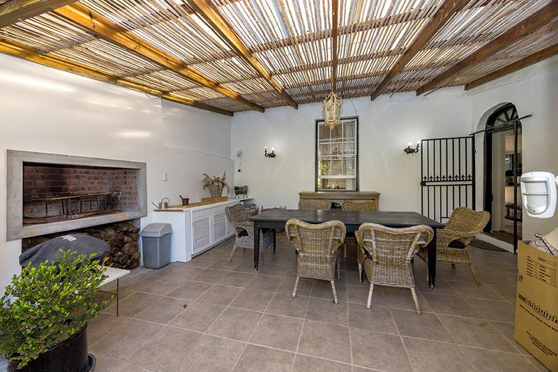 4 Bedroom Property for Sale in Claremont Western Cape